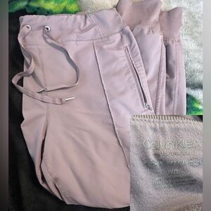 2 joggers pants Calvin Klein